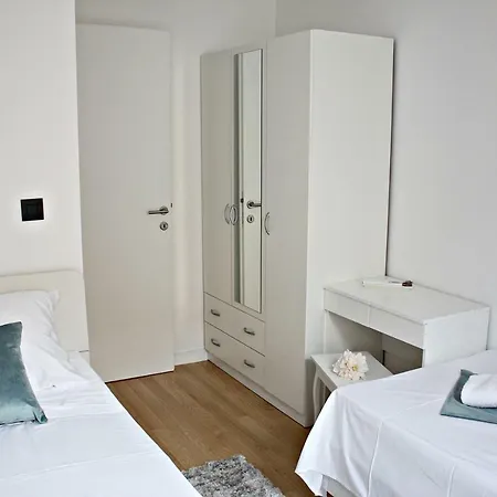 Dora Apartman